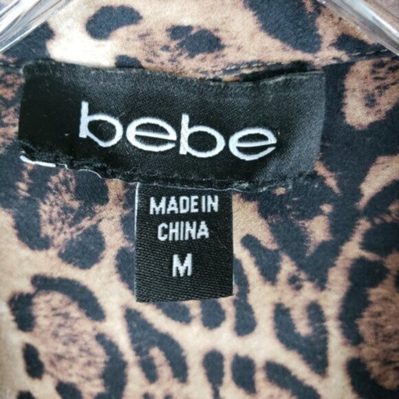 BeBe Silk Animal Print Blouse Top Button-Up Shirt size M Stretch Y2K Leopard - Picture 3 of 11